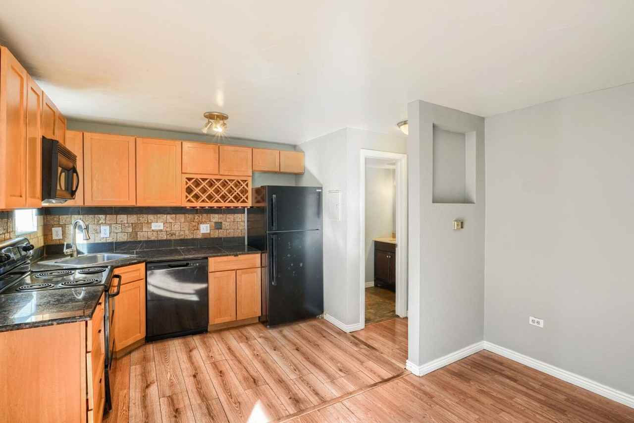 1355 Gaylord St - Photo 5 of 10
