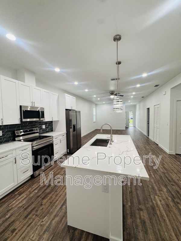 6065 Vermont Ave - Photo 4 of 17