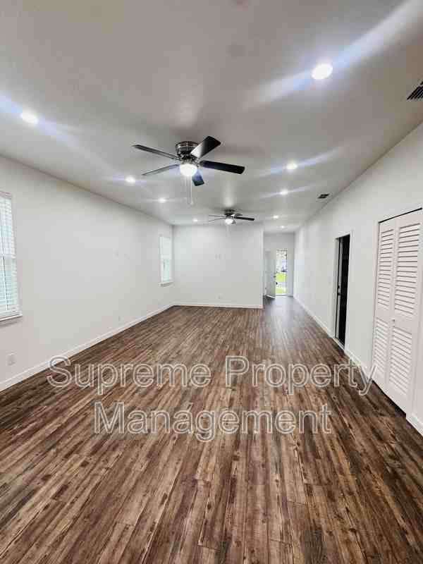 6065 Vermont Ave - Photo 5 of 17