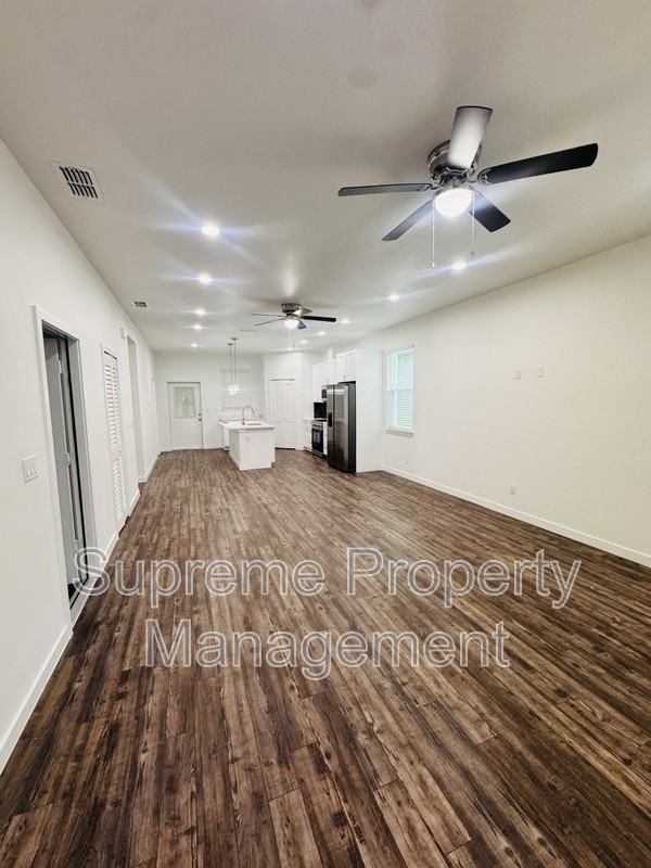 6065 Vermont Ave - Photo 6 of 17
