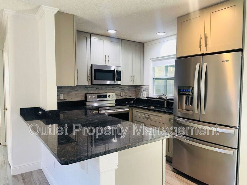 10300 Arbor Ridge Trl - Photo 4 of 14