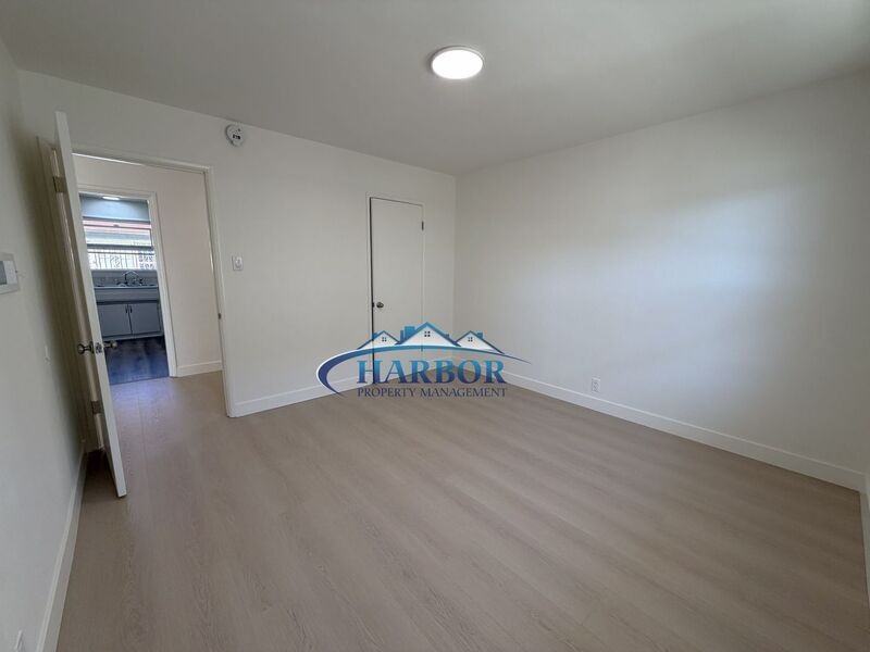 215 W Manchester Blvd #1 - Photo 7 of 10