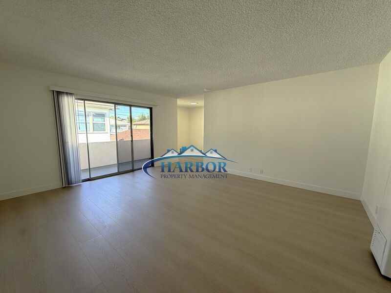 213 W Manchester Blvd #4 - Photo 2 of 12