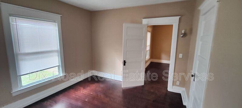 1811 Sherman Ave - Photo 5 of 17
