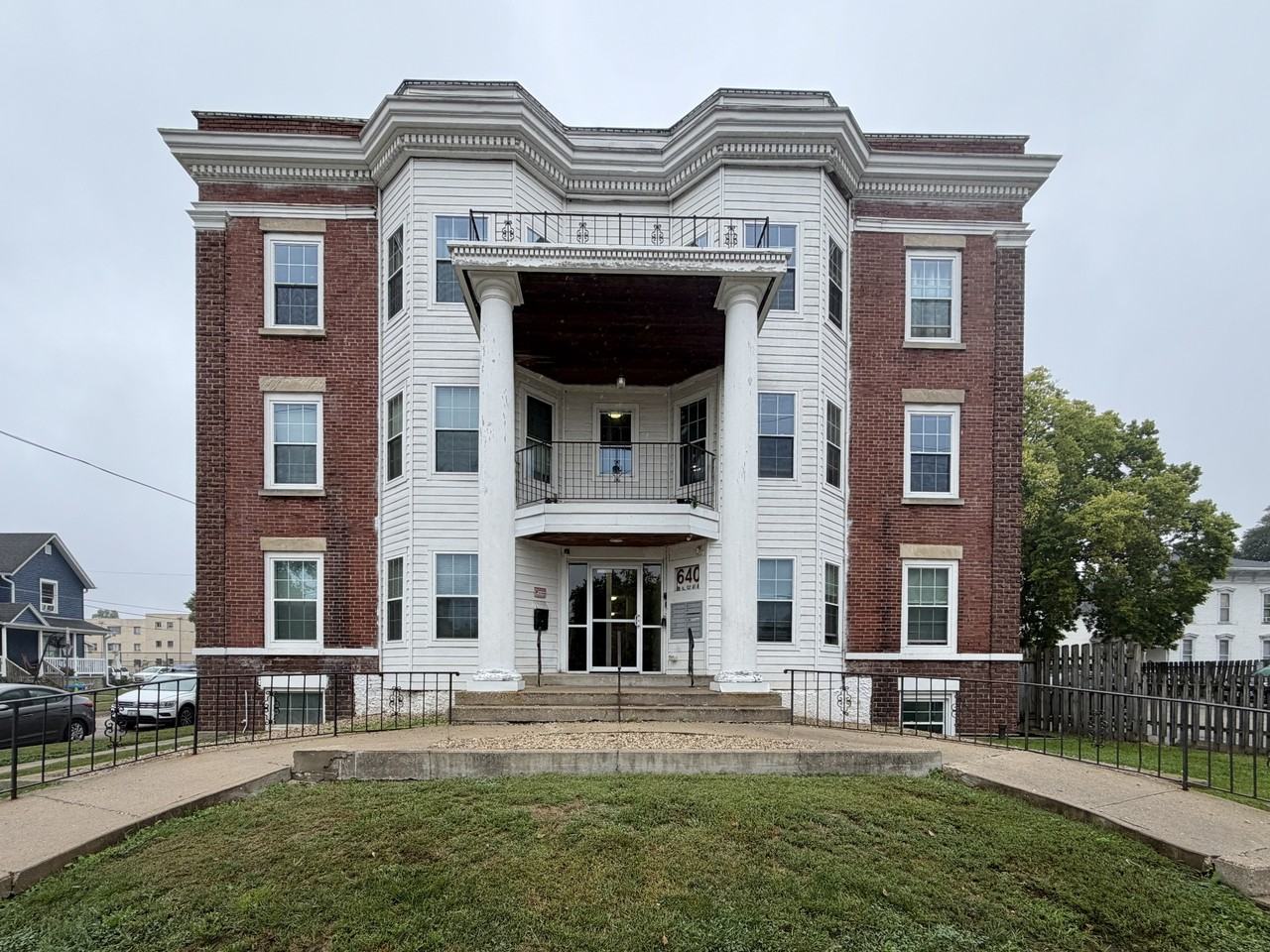 640 Bluff Street - Photo 2 of 14
