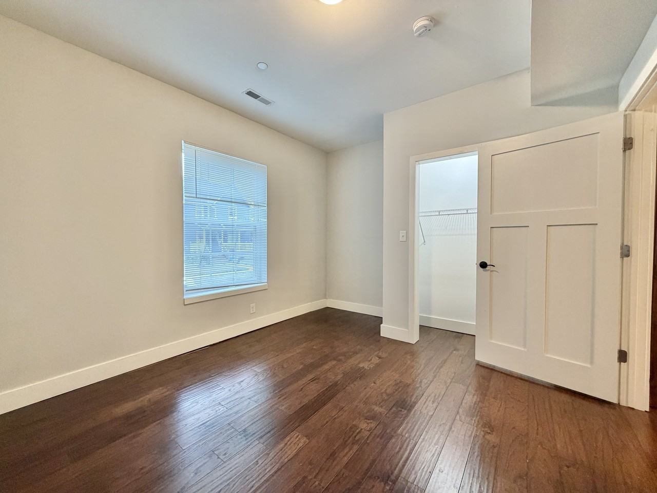 640 Bluff Street - Photo 4 of 14