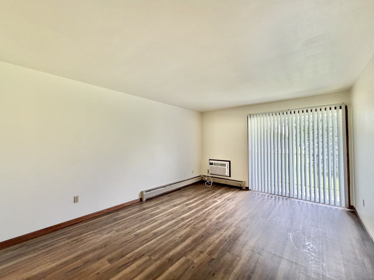 313 Higgins Drive - Photo 4 of 17