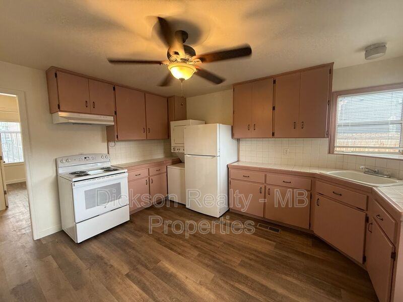 368 Wheeler Ave - Photo 3 of 12