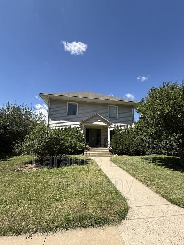 168 N 9th St - Photo 2 of 9