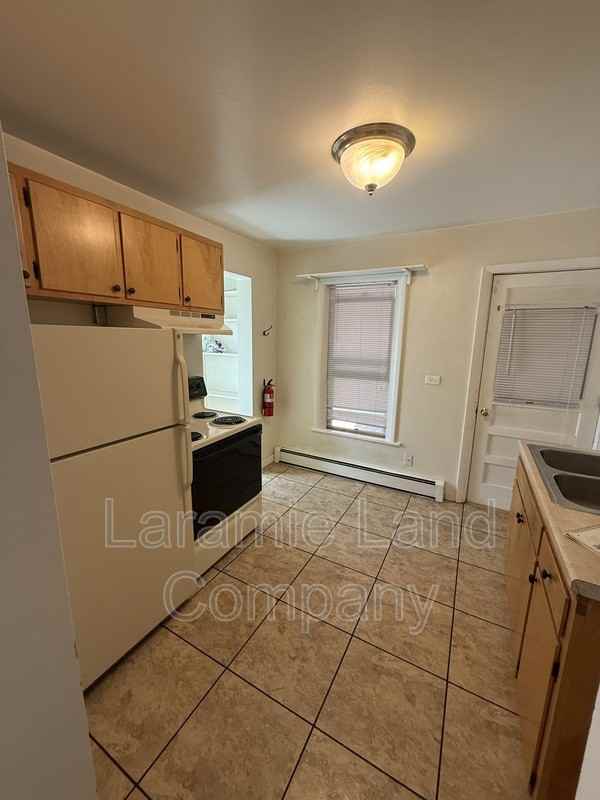 168 N 9th St - Photo 4 of 9