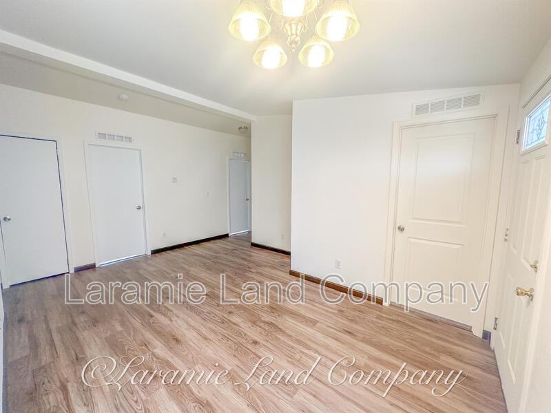 388 N Buchanan St - Photo 2 of 9