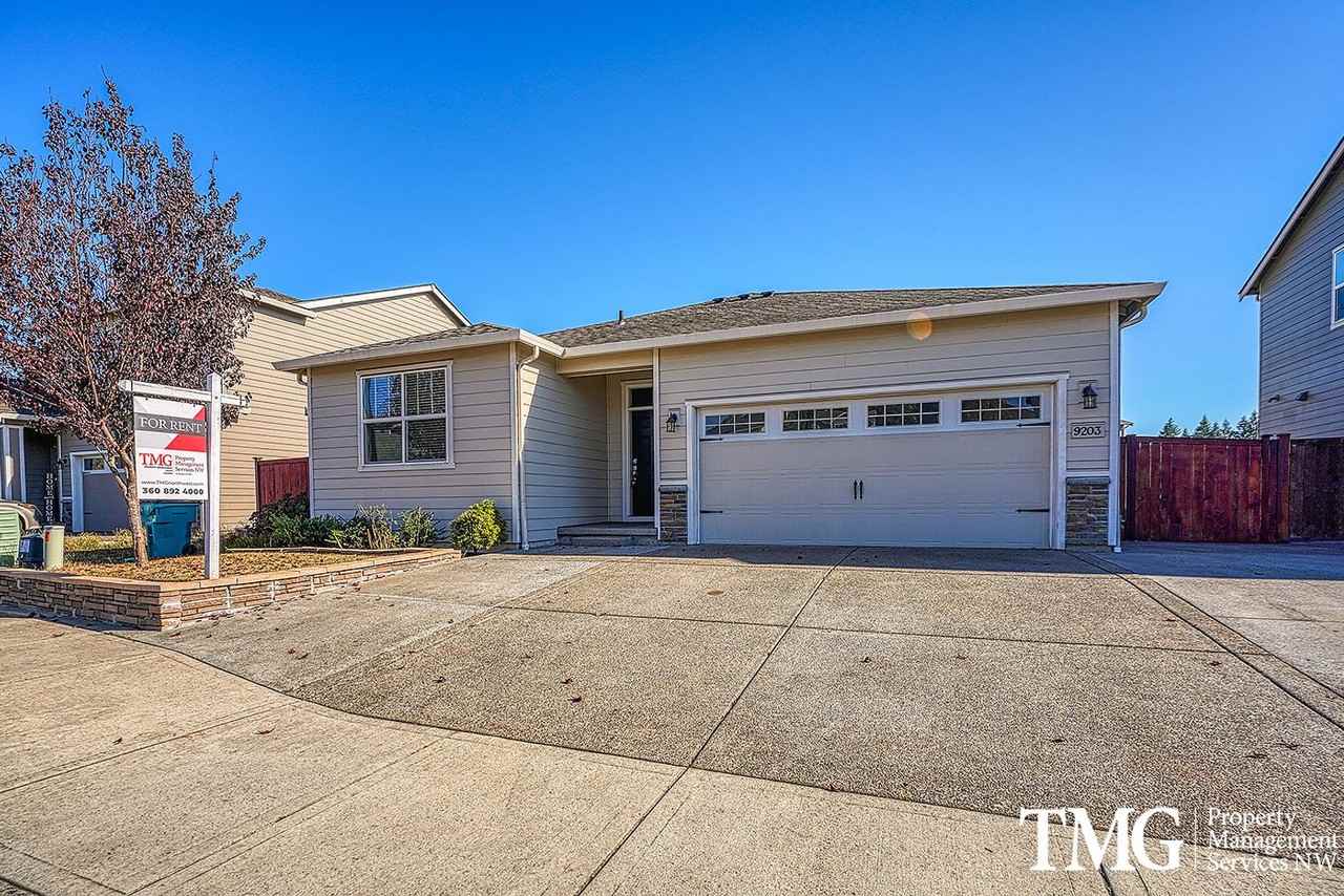 9203 Ne 165th Ave - Photo 2 of 31