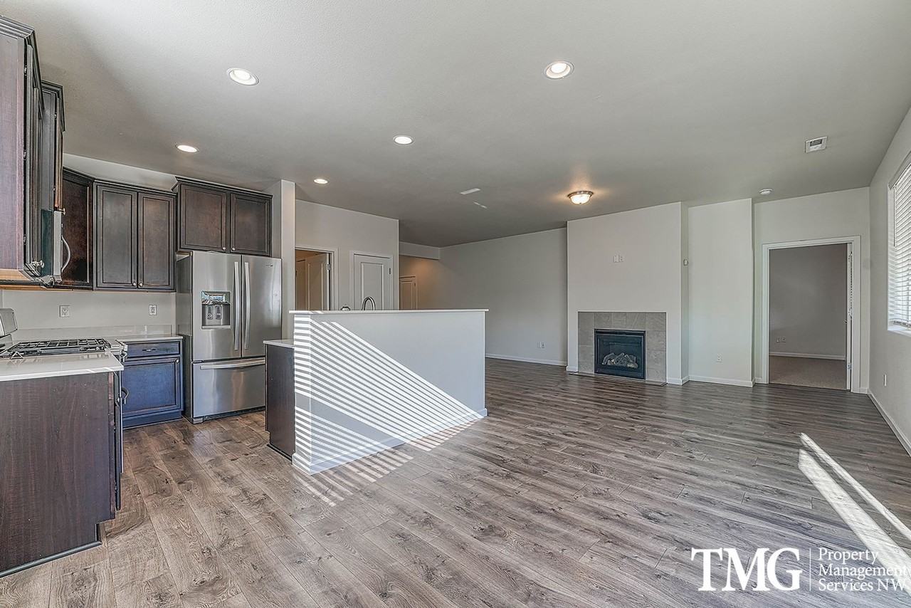 9203 Ne 165th Ave - Photo 3 of 31