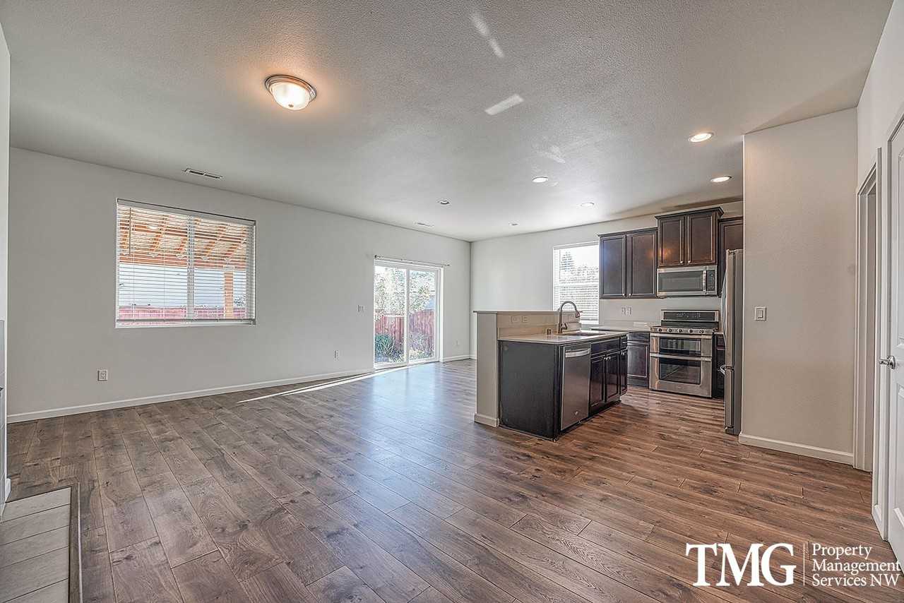 9203 Ne 165th Ave - Photo 5 of 31
