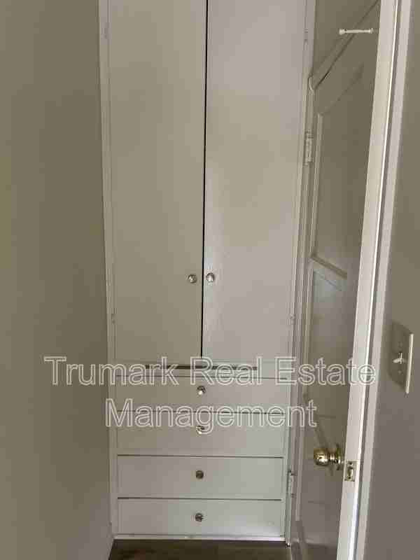 1447 E Broadway #E - Photo 6 of 13