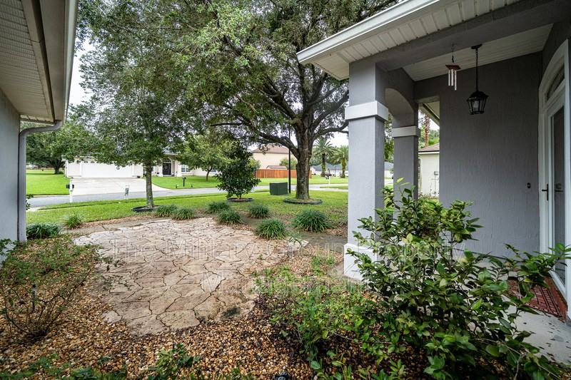2207 Gardenmoss Dr - Photo 3 of 32