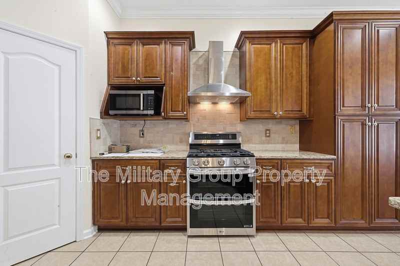 2207 Gardenmoss Dr - Photo 6 of 32
