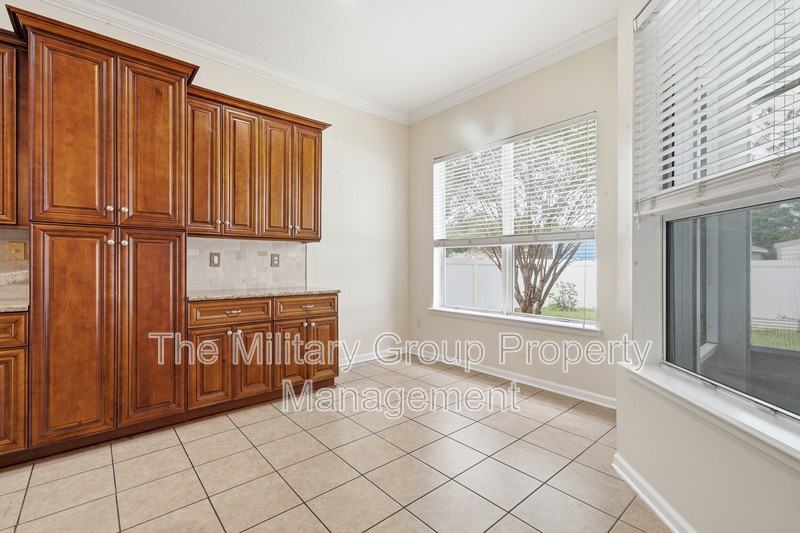 2207 Gardenmoss Dr - Photo 7 of 32