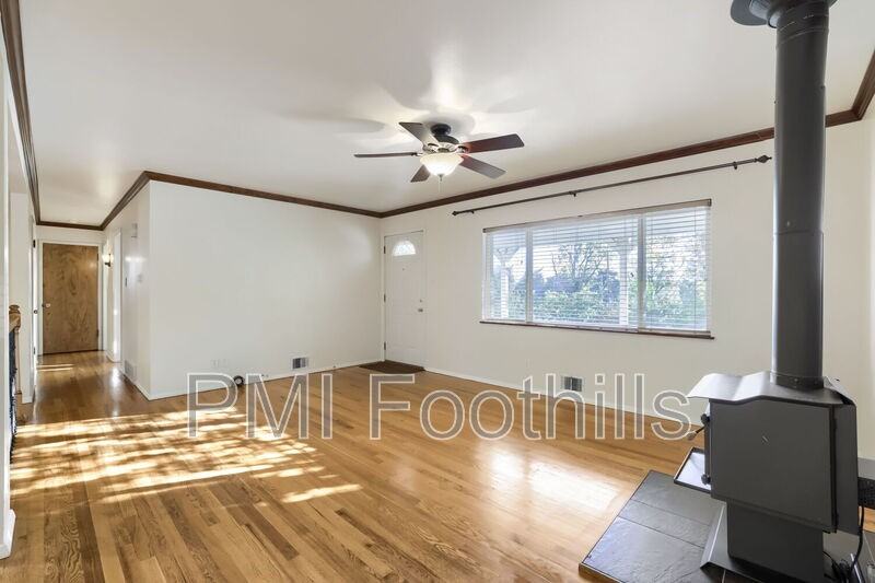 2231 Youngfield St - Photo 5 of 31