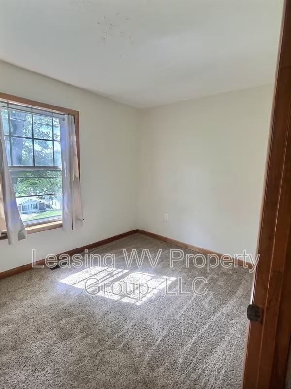 629 Thompson Rd - Photo 4 of 5