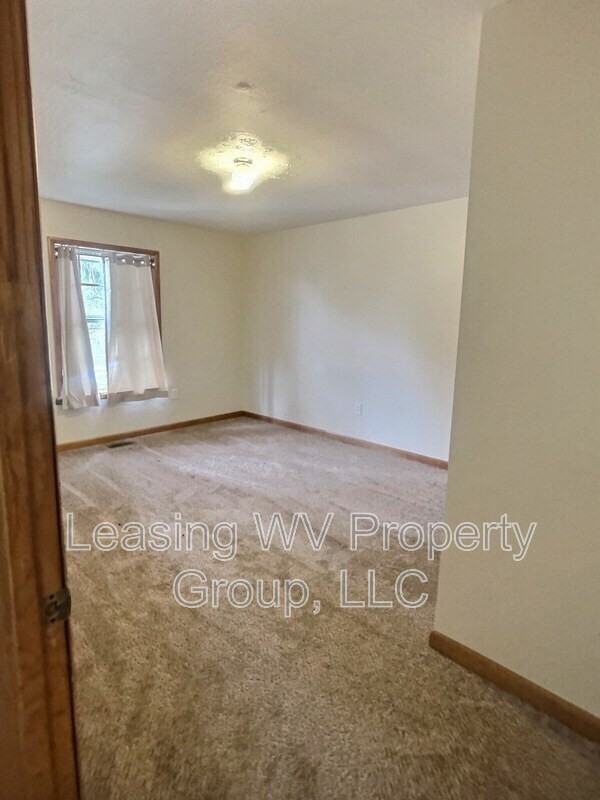 629 Thompson Rd - Photo 5 of 5