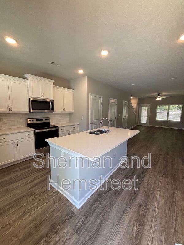 2045 Lotus Dr - Photo 3 of 15