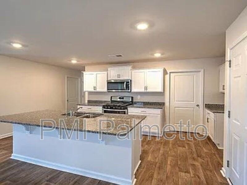 308 Sandbach Rd - Photo 3 of 33