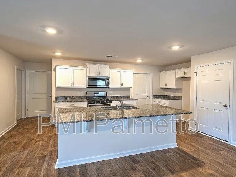 308 Sandbach Rd - Photo 5 of 33