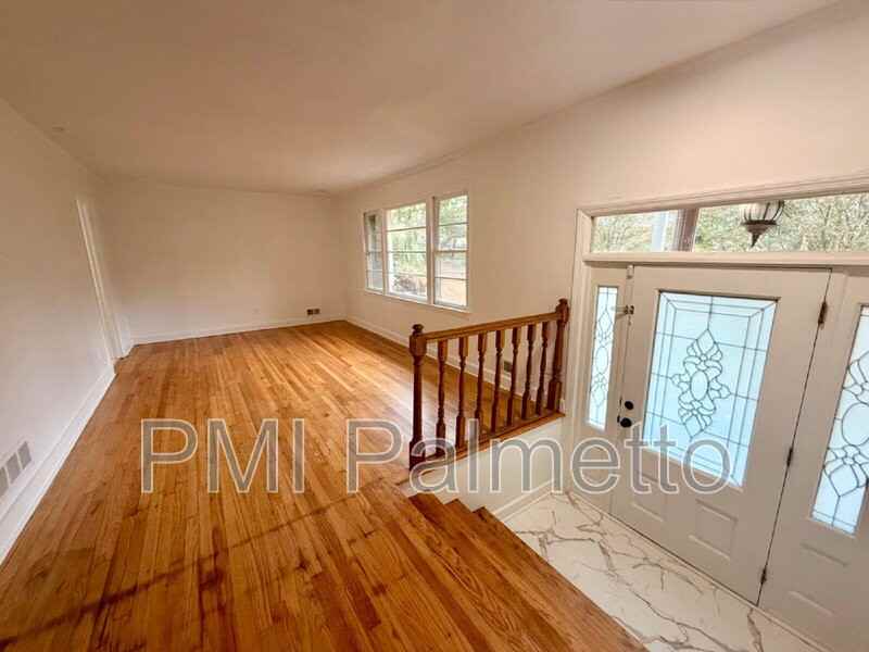 7348 Parkview Dr - Photo 4 of 26