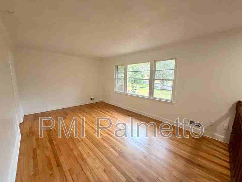 7348 Parkview Dr - Photo 5 of 26