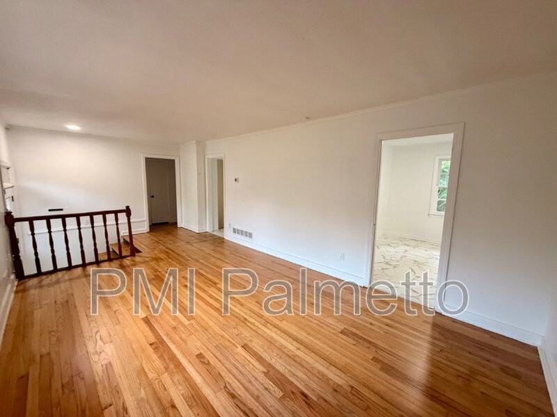 7348 Parkview Dr - Photo 6 of 26