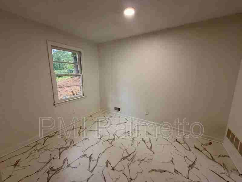 7348 Parkview Dr - Photo 7 of 26