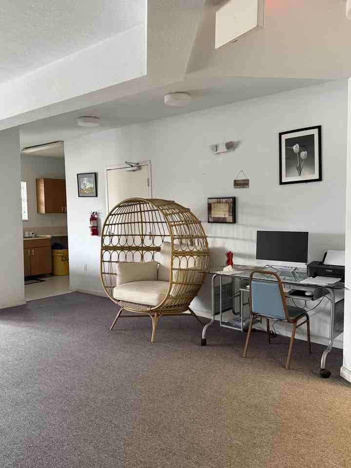 612 North 11th Street - Photo 4 of 39