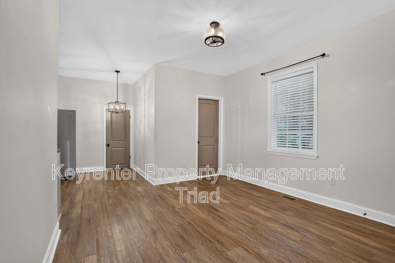 814 Douglas St - Photo 2 of 34