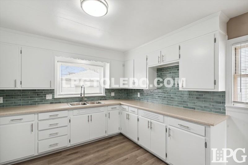 602 California Blvd - Photo 6 of 31