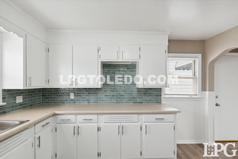 602 California Blvd - Photo 7 of 31