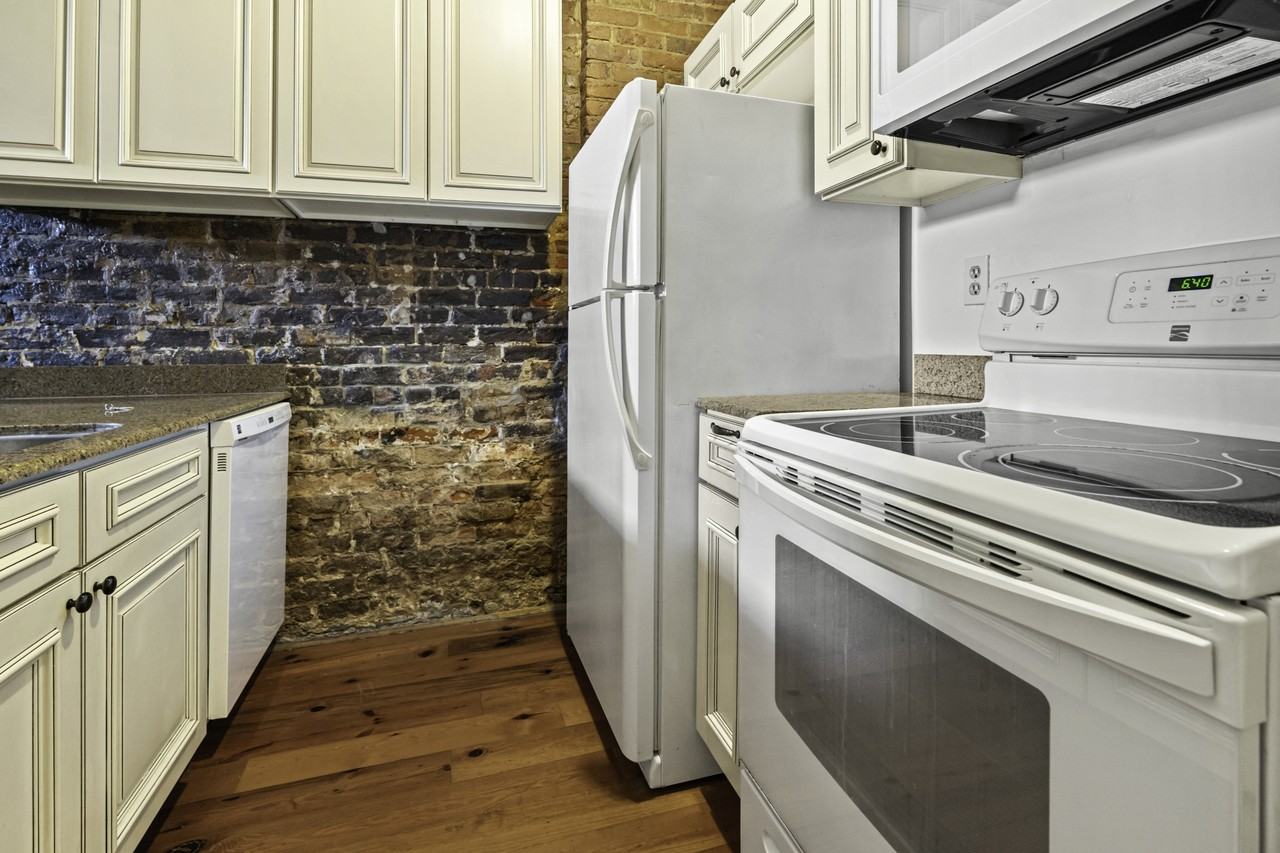 910 Chartres Street - Photo 2 of 43