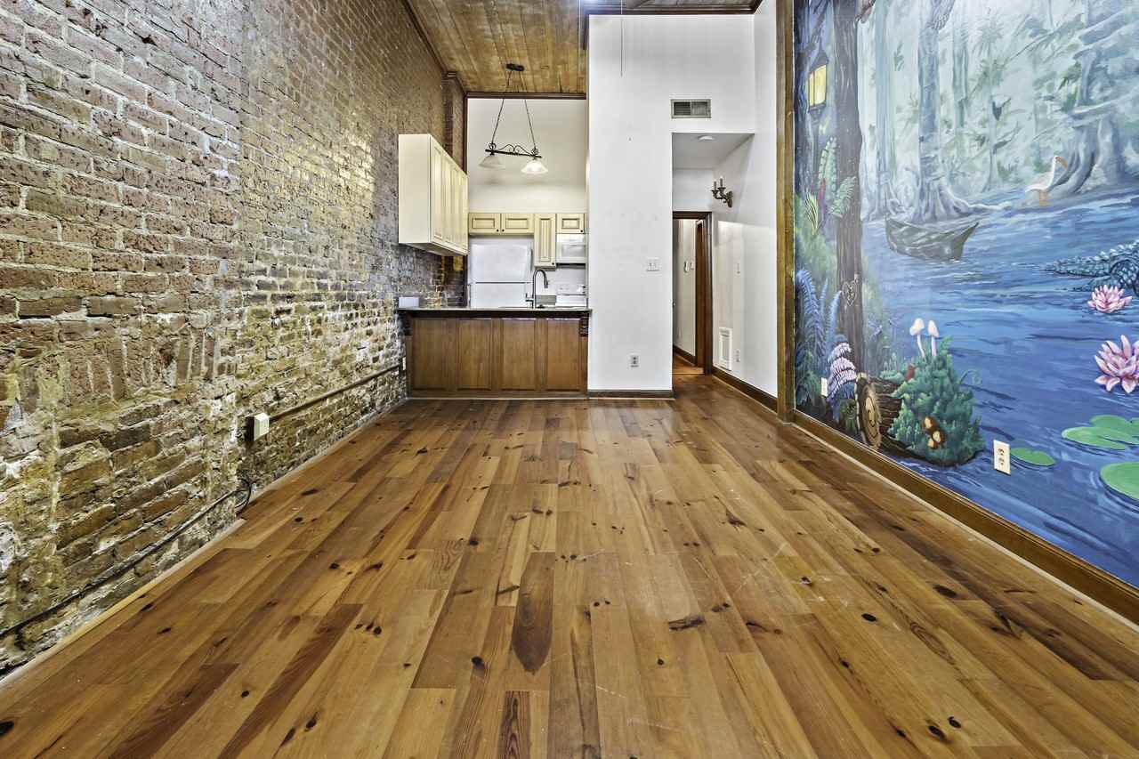 910 Chartres Street - Photo 3 of 43