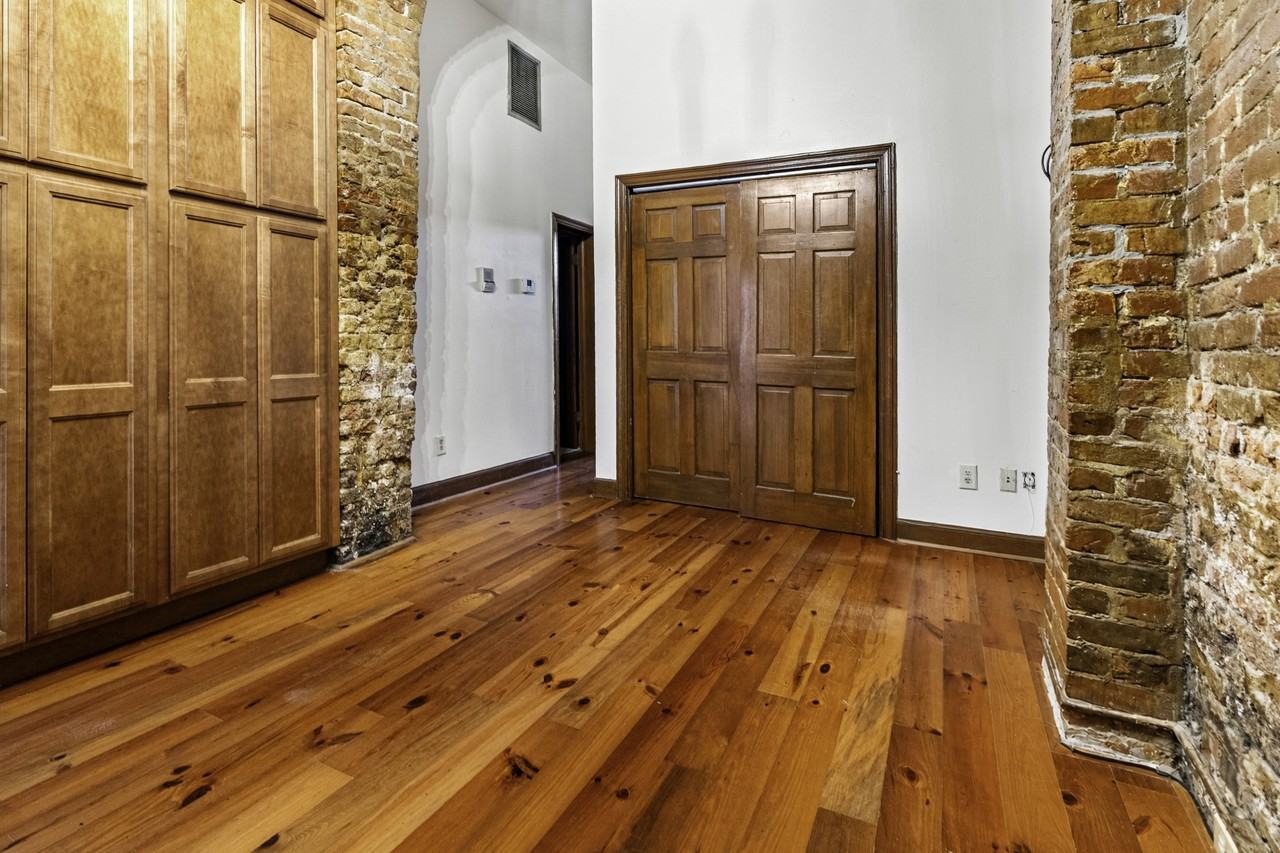 910 Chartres Street - Photo 4 of 43