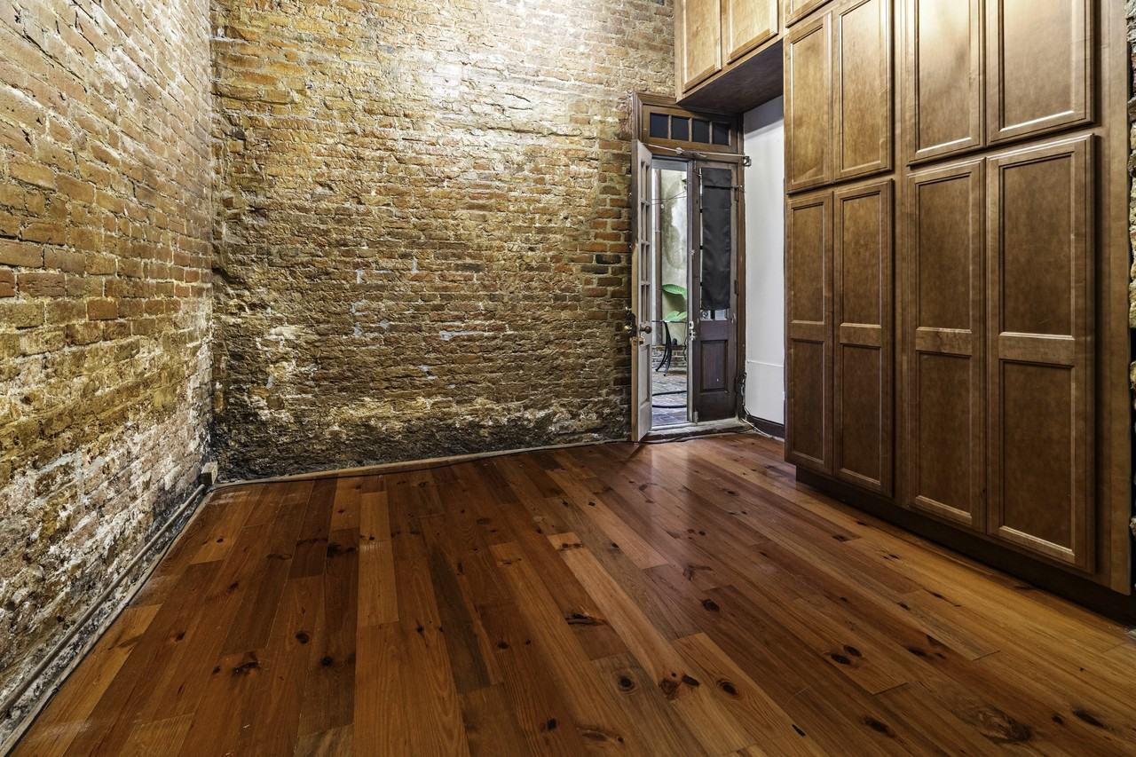 910 Chartres Street - Photo 5 of 43