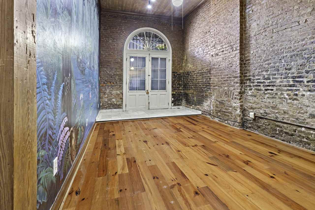 910 Chartres Street - Photo 7 of 43