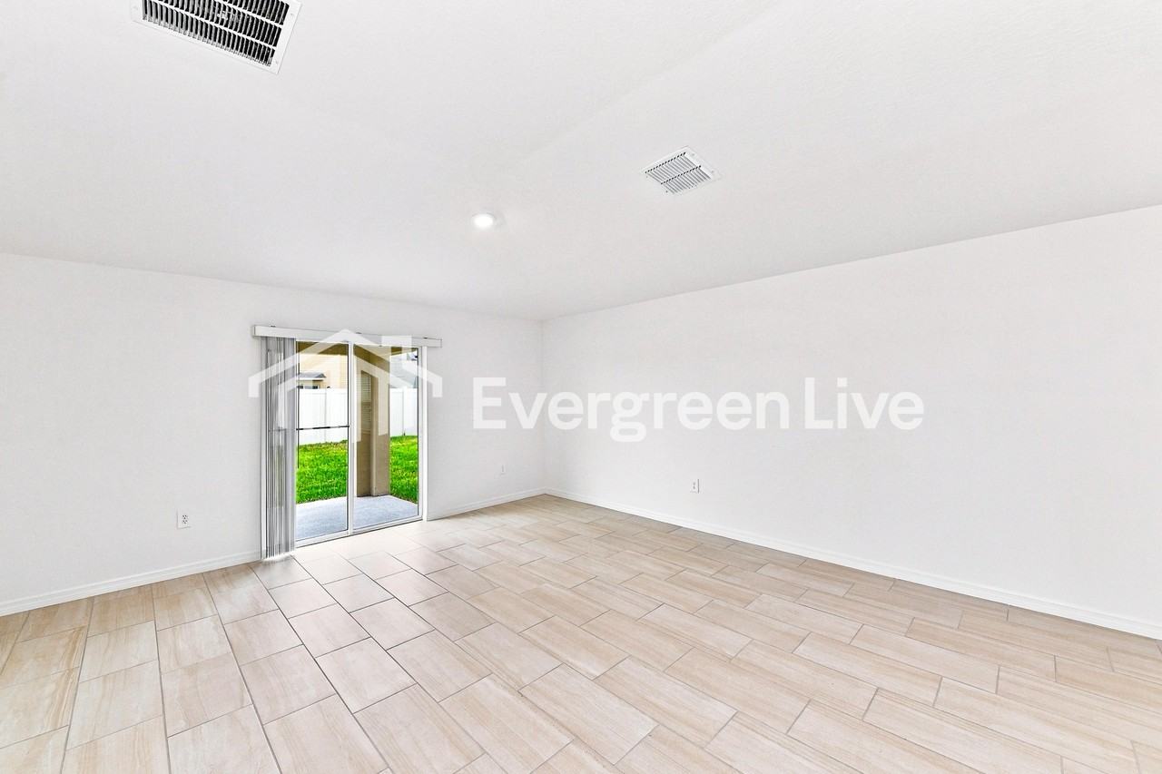 14917 Emerson Field St - Photo 2 of 15