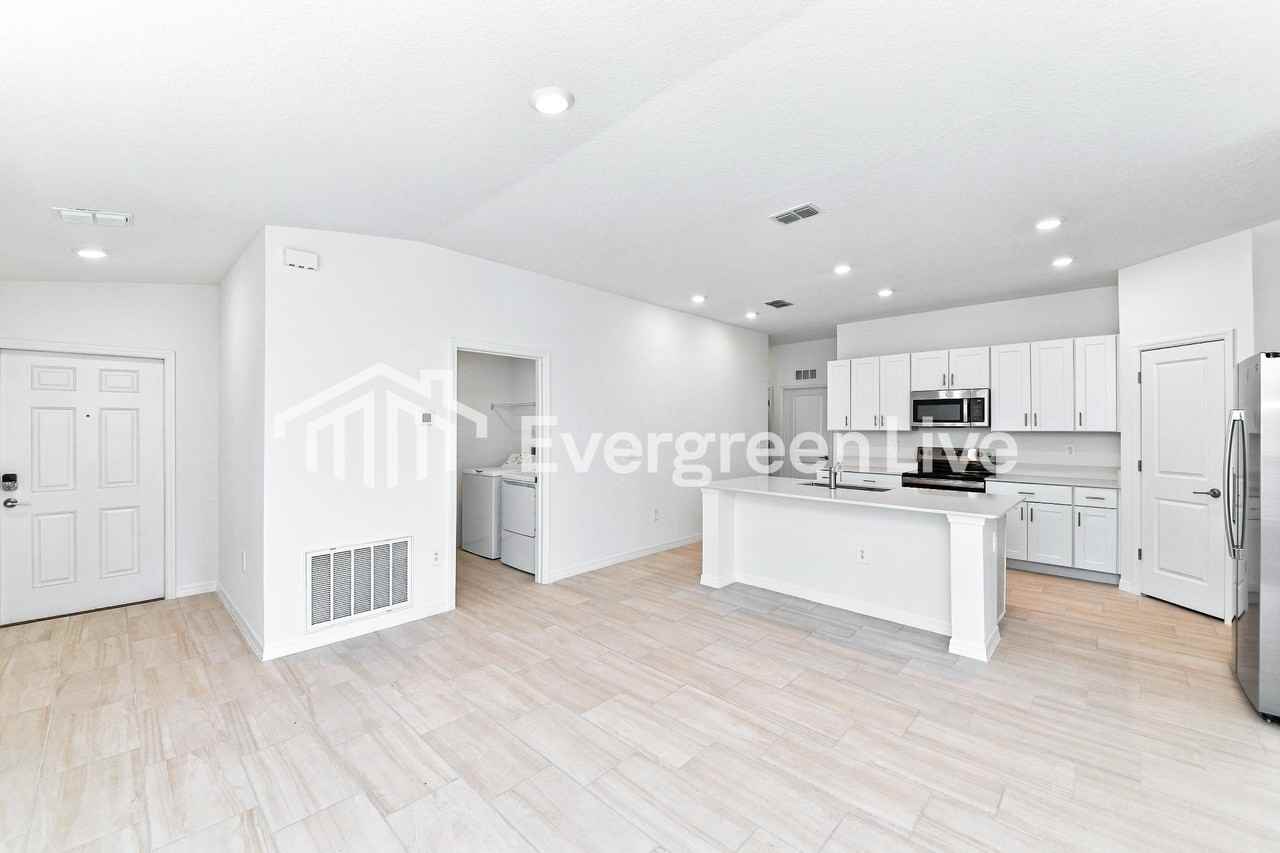 14917 Emerson Field St - Photo 4 of 15