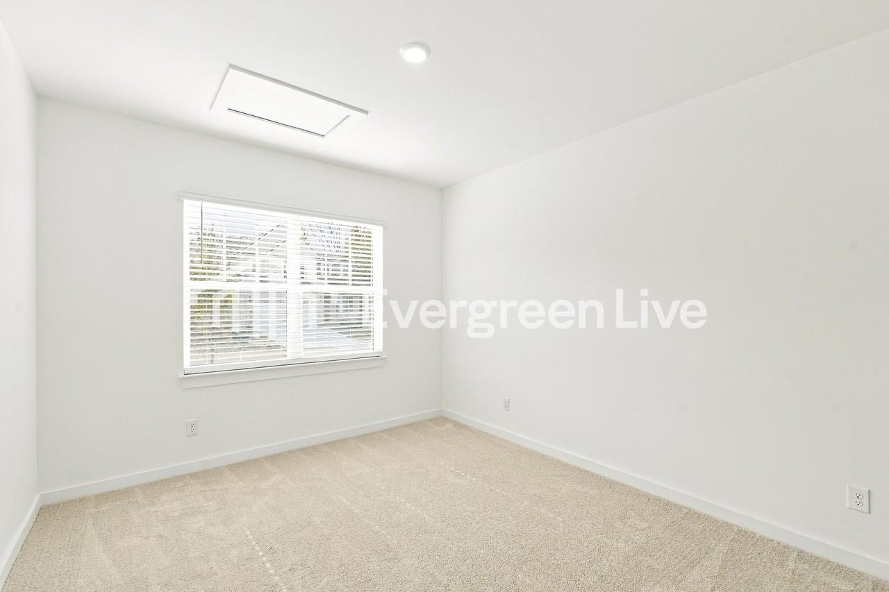 229 Dante Dr - Photo 7 of 15