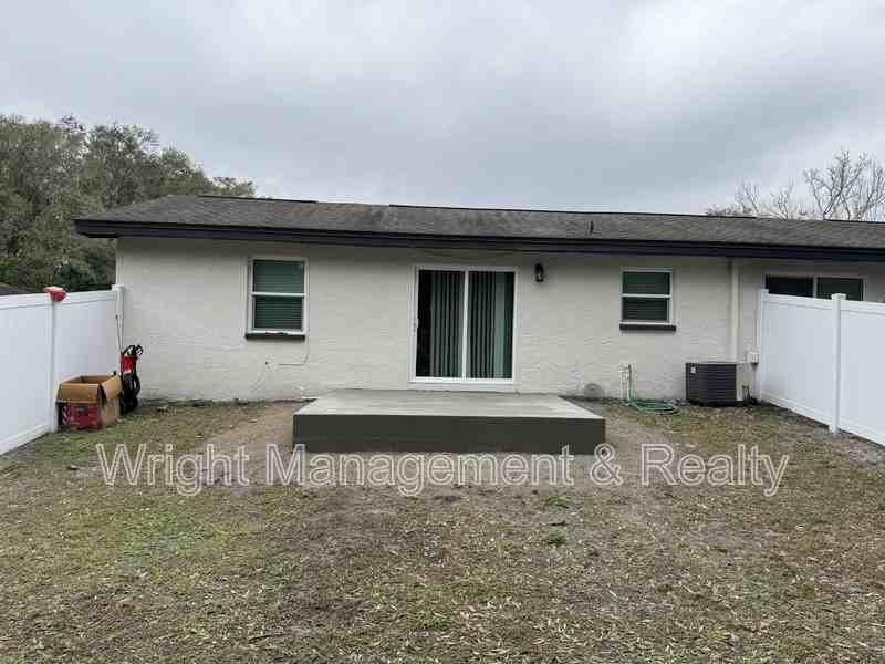 210 Saint Petersburg Drive Eastunit C - Photo 3 of 17