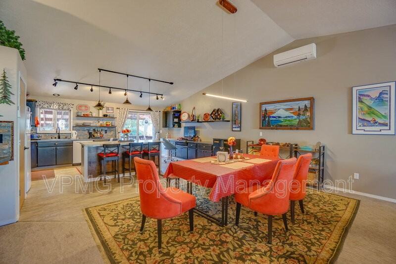 10505 Ne 80th St - Photo 6 of 26