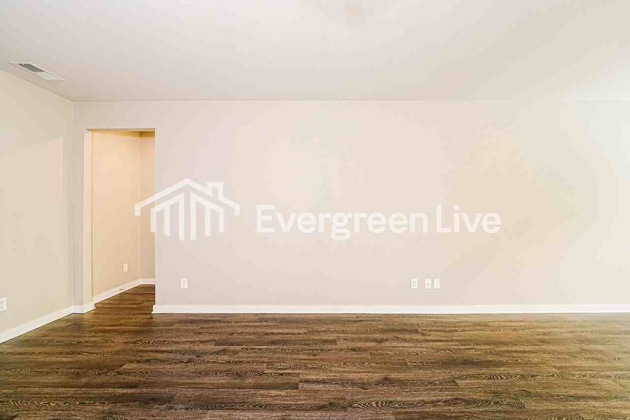 119 Wolf Ln - Photo 3 of 15