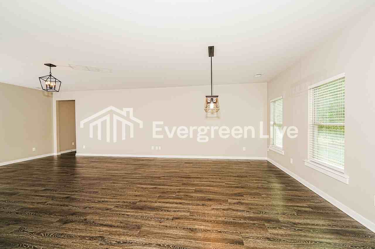 119 Wolf Ln - Photo 5 of 15