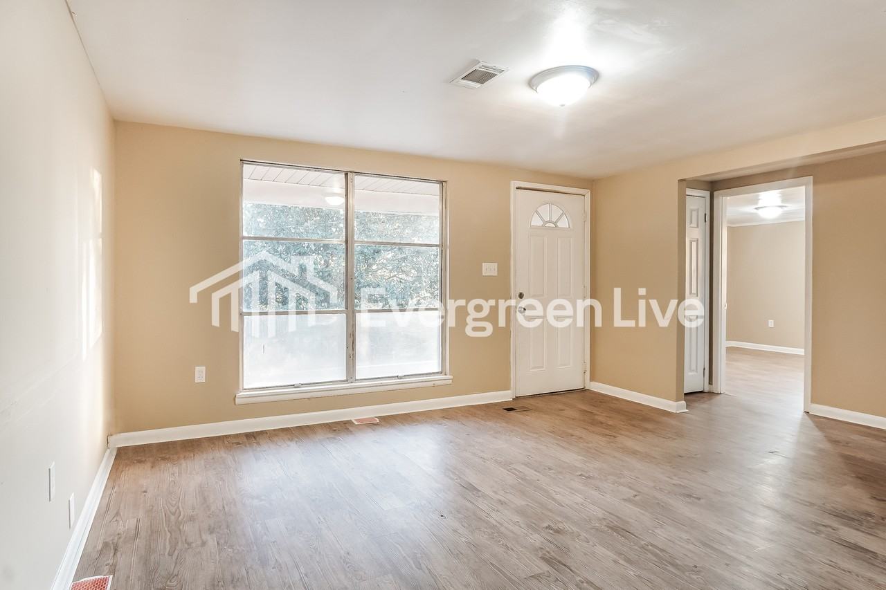7157 Oak Dr - Photo 3 of 15