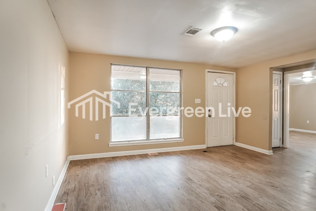 7157 Oak Dr - Photo 4 of 15